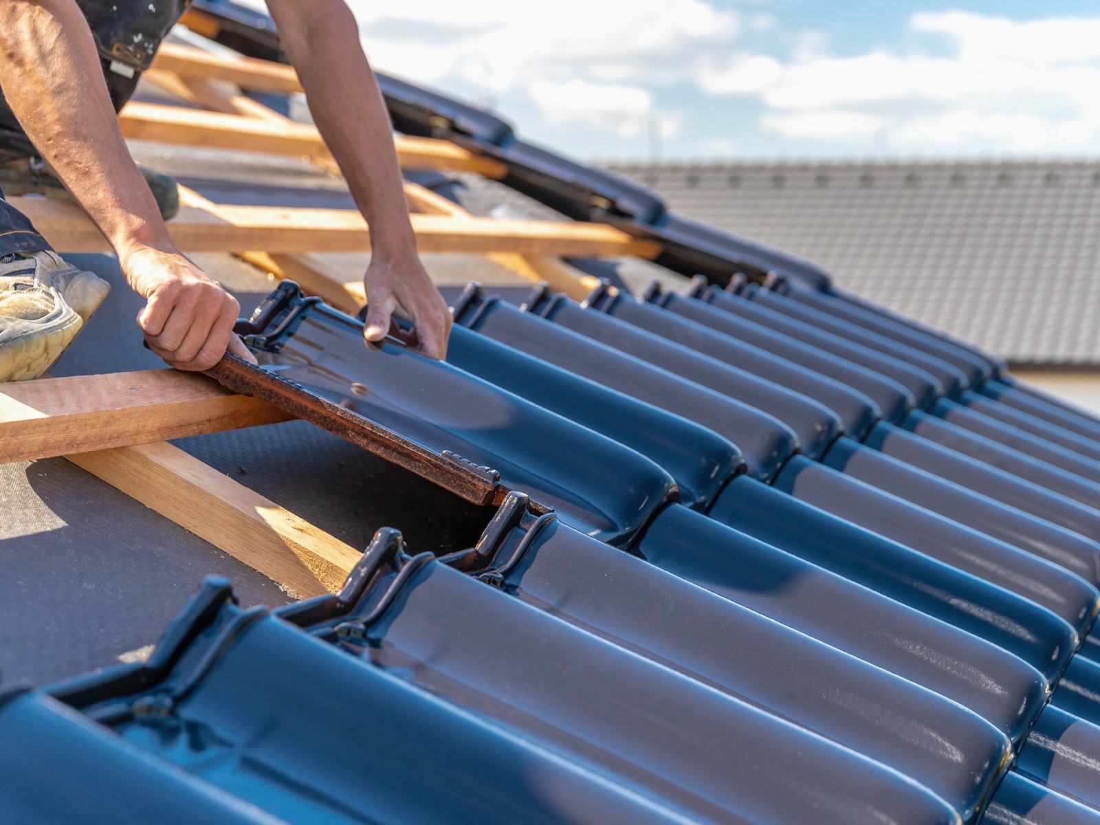 TSW Roofing Solutions Inc — roofing contractor in Caryville, TN